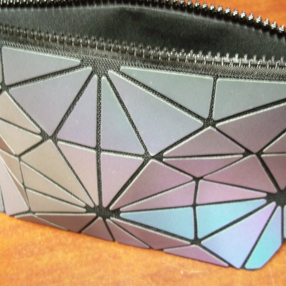 Lumiliu Cosmetic Bag Geometric Reflective NWT